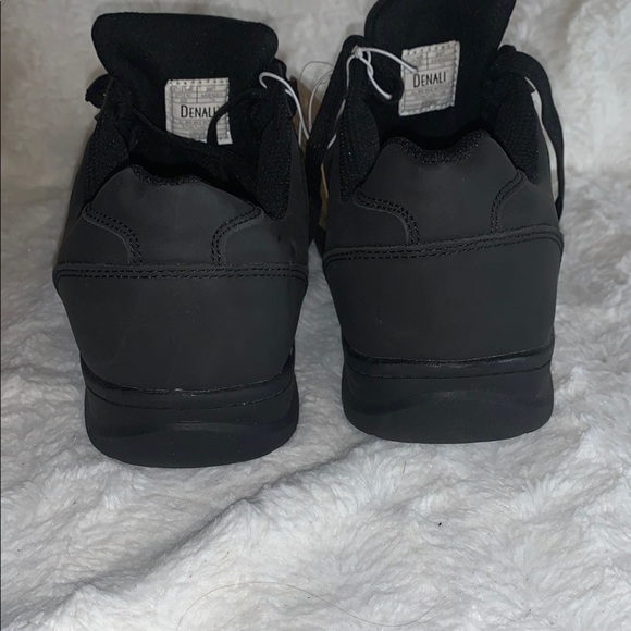 Men's Black Athletic Shoes - Picture 8 of 11